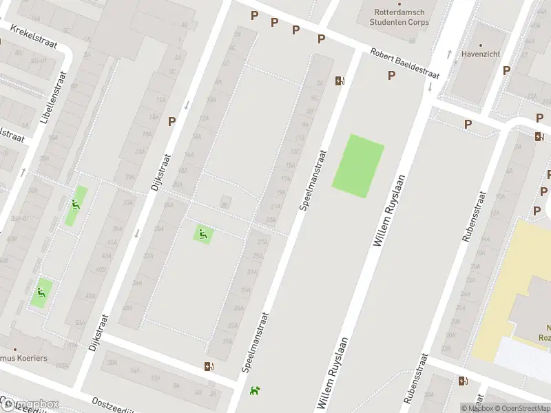 Ambulance met grote spoed naar de Speelmanstraat in Rotterdam