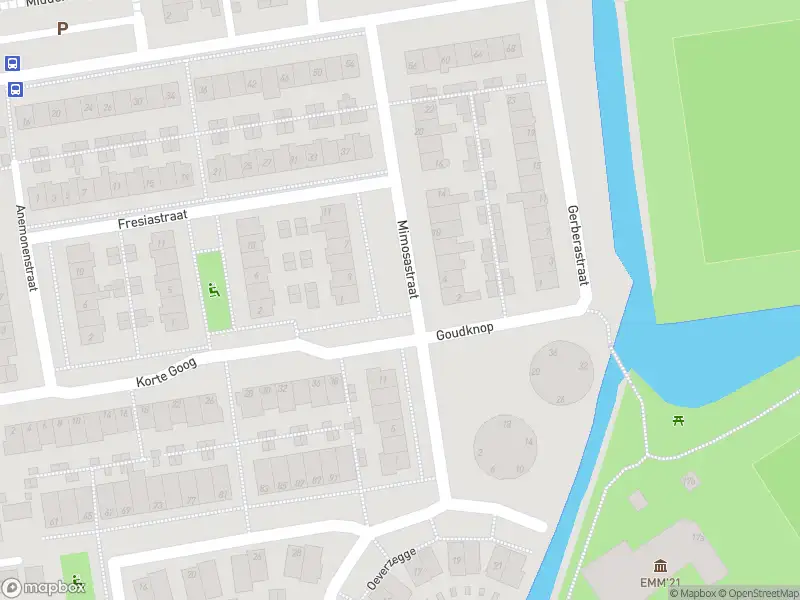 Ambulance met gepaste spoed naar de Mimosastraat in Roelofarendsveen