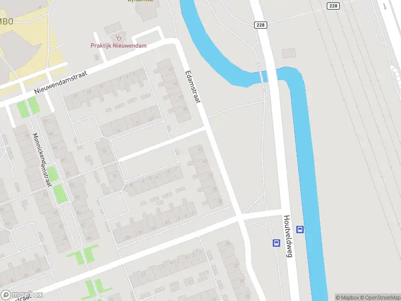 Traumahelikopter met grote spoed naar de Edamstraat in Zaandam