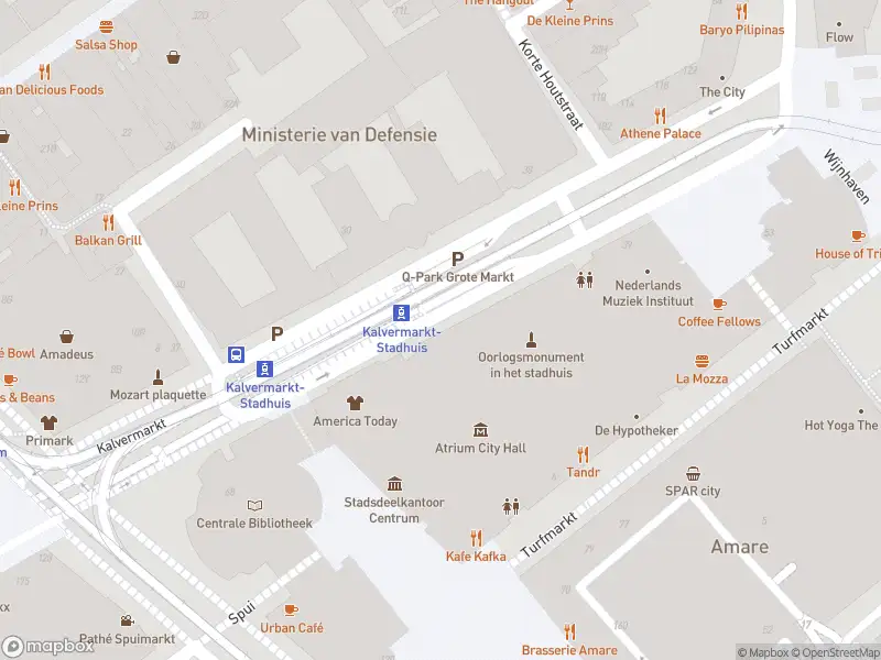 Ambulance met grote spoed naar de Kalvermarkt in 's-Gravenhage