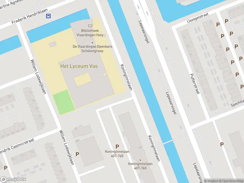 Ambulance met grote spoed naar de Koninginnelaan in Vlaardingen