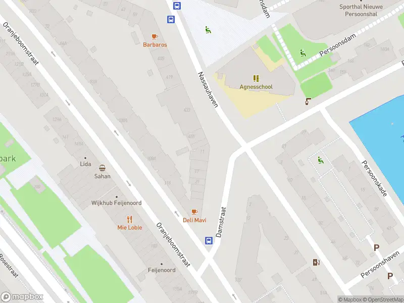 Ambulance met grote spoed naar de Damstraat in Rotterdam