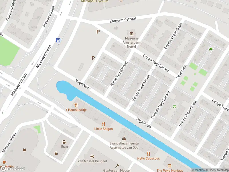 Ambulance met grote spoed naar de Korte Vogelstraat in Amsterdam