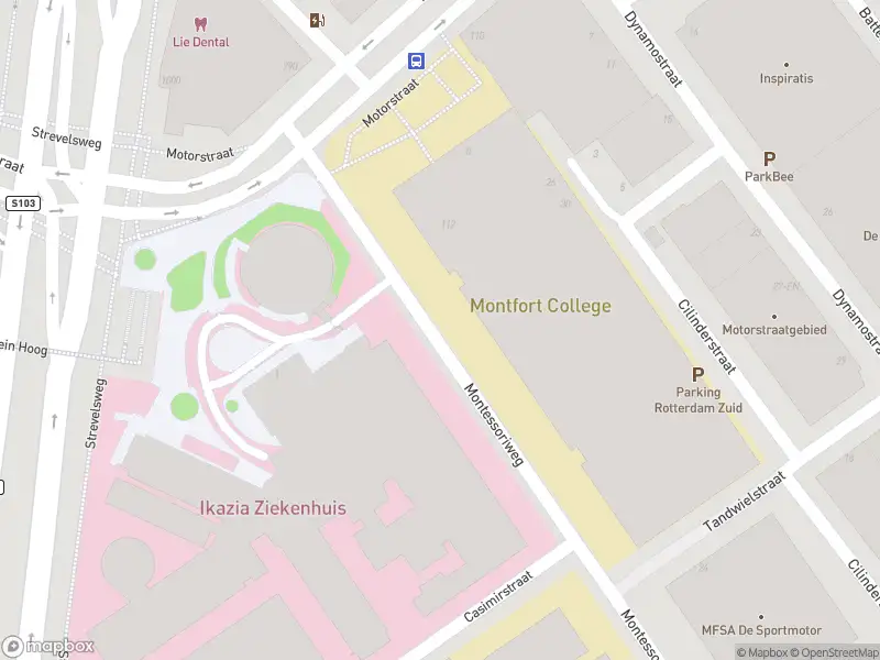 Ambulance met gepaste spoed naar de Montessoriweg in Rotterdam