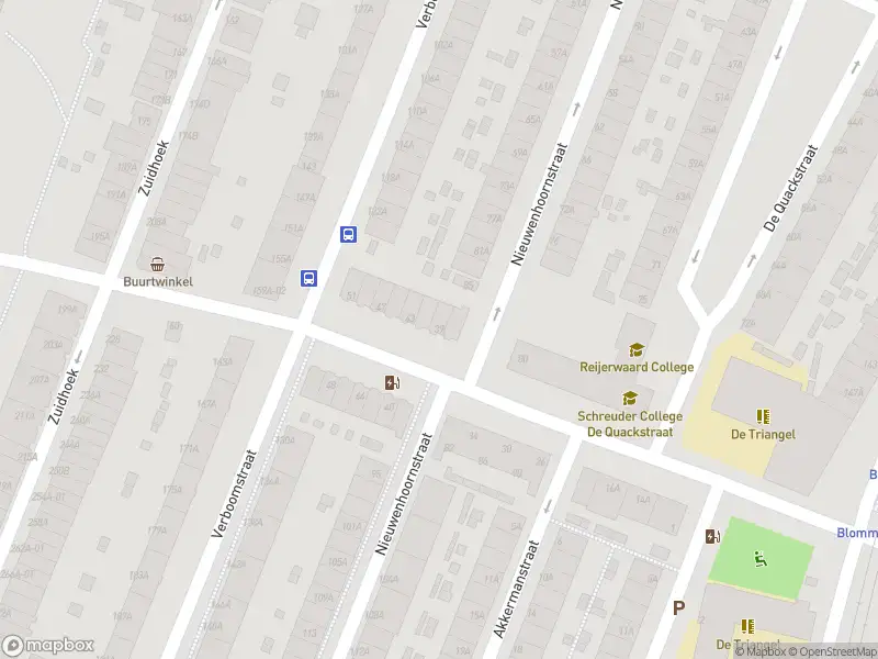 Ambulance met grote spoed naar de Van Blommesteynweg in Rotterdam