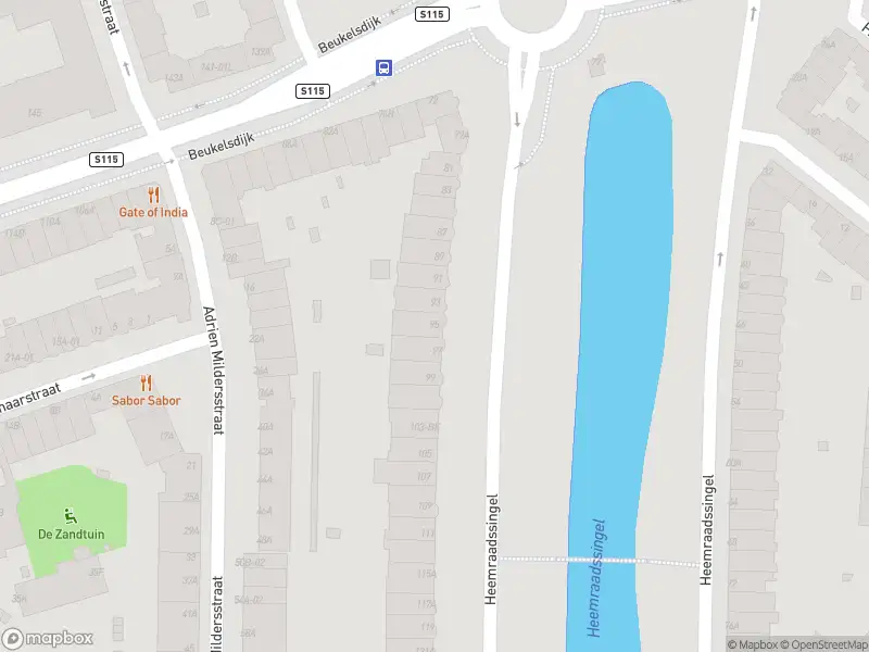 Ambulance met gepaste spoed naar de Heemraadssingel in Rotterdam