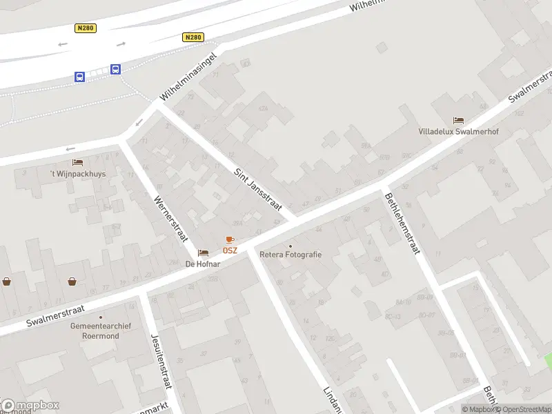 Politie naar de Sint Jansstraat in Roermond vanwege aanrijding met letsel