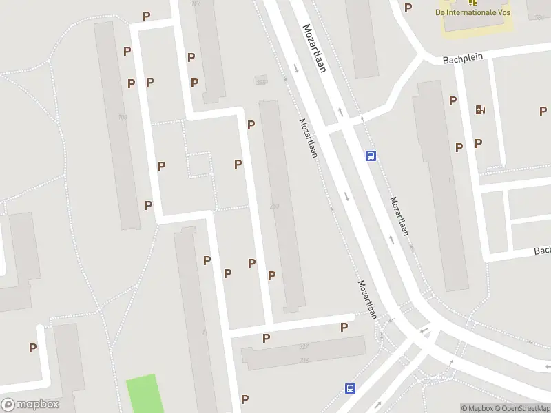 Ambulance met gepaste spoed naar de Johann Straussplein in Schiedam