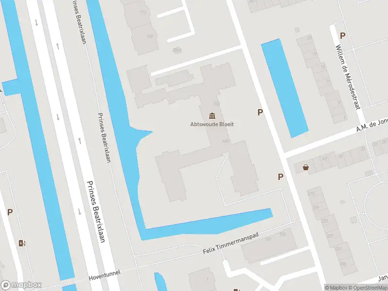 Ambulance met grote spoed naar de Adama van Scheltemaplein in Delft