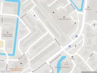 Ambulance met grote spoed naar de Roterijstraat in 's-Gravendeel