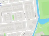 Ambulance met gepaste spoed naar de Mimosastraat in Roelofarendsveen