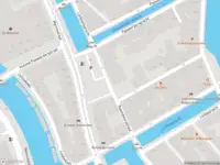 Brandweer met grote spoed naar de Raamplein in Amsterdam vanwege afhijsen patient