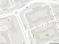 Ambulance met grote spoed naar de Robert Schumanring in Vlaardingen