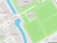 Ambulance en brandweer met grote spoed naar de Van Vollenhovenlaan in Utrecht