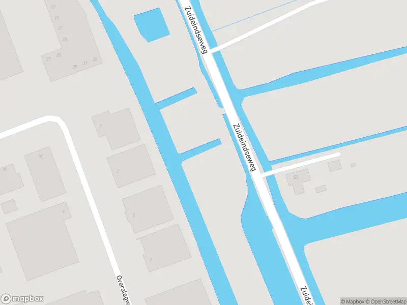 Ambulance met grote spoed naar de Ackersdijkseweg in Delfgauw