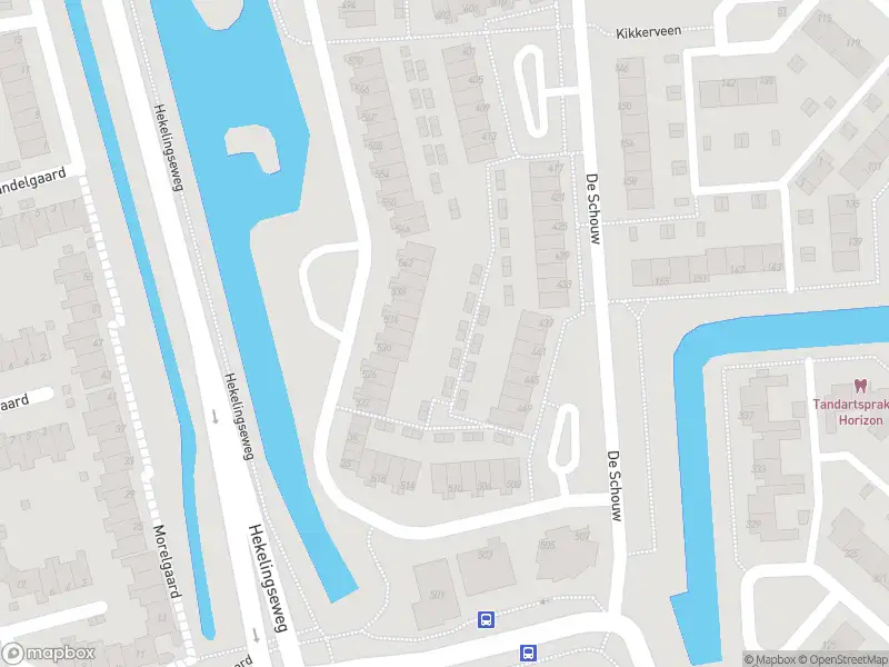 Ambulance met grote spoed naar de Beverveen in Spijkenisse