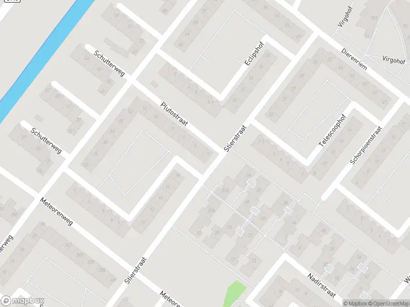 Ambulance met gepaste spoed naar de Plutostraat in Amsterdam