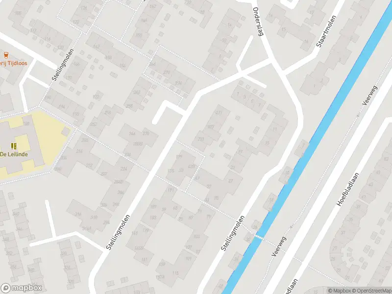 Ambulance met grote spoed naar de Stellingmolen in Papendrecht