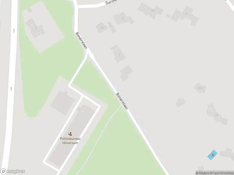 Brandweer met gepaste spoed naar de Bonairelaan in Hilversum vanwege stormschade