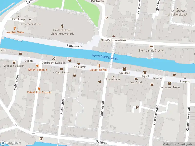 Ambulance met grote spoed naar de Voorstraat in Dordrecht