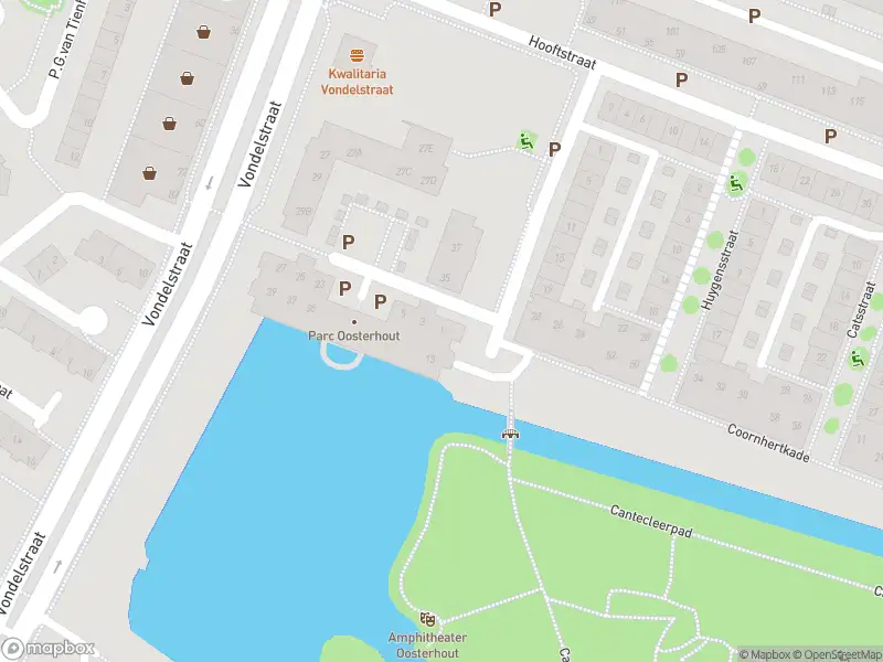 Ambulance met gepaste spoed naar de Rederijkershof in Alkmaar