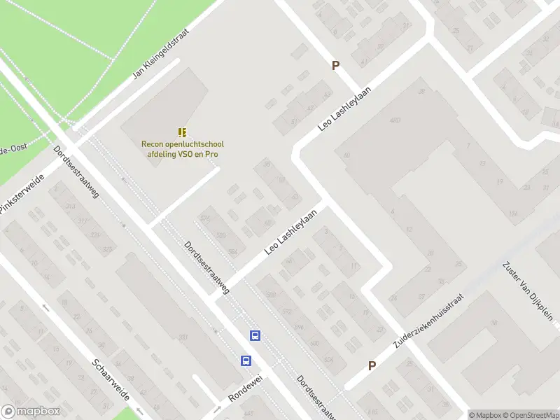 Ambulance met gepaste spoed naar de Leo Lashleylaan in Rotterdam