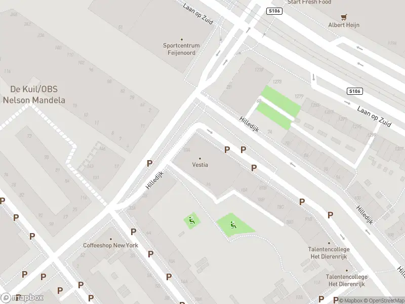 Ambulance met gepaste spoed naar de Paul Krugerstraat in Rotterdam