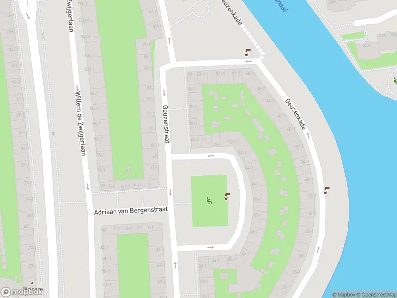 Ambulance met gepaste spoed naar de Korte Geuzenstraat in Amsterdam