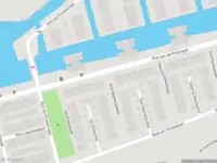 Ambulance met grote spoed naar de Daan Kagchellandpad in Rotterdam