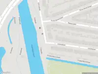 Ambulance met gepaste spoed naar de Emmakade in Vlaardingen