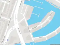 Brandweer met gepaste spoed naar de Botterboulevard in Haarlem vanwege afgaan automatisch brandalarm