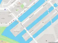 Ambulance met grote spoed naar de Wiborgeiland in Amsterdam