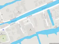 Ambulance met grote spoed naar de Dorpsstraat in Molenaarsgraaf