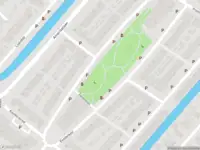 Ambulance met grote spoed naar de Kooikerstraat in Alphen aan den Rijn