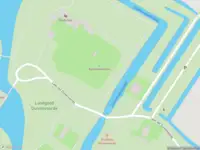 Ambulance met grote spoed naar de Laan van Duivenvoorde in Voorschoten