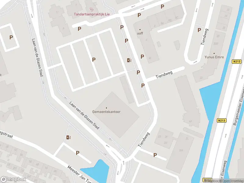 Brandweer met gepaste spoed naar de Tiendweg in Naaldwijk