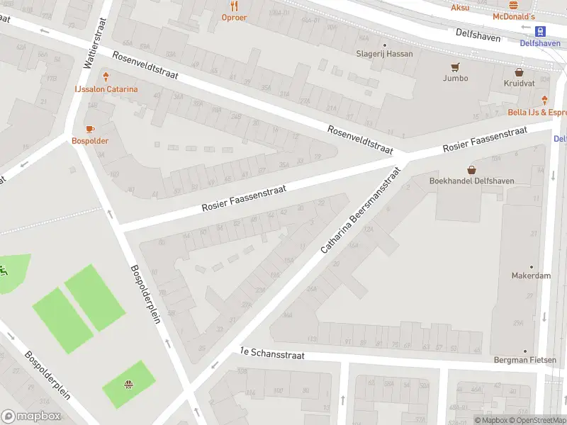 Ambulance met grote spoed naar de Rosier Faassenstraat in Rotterdam