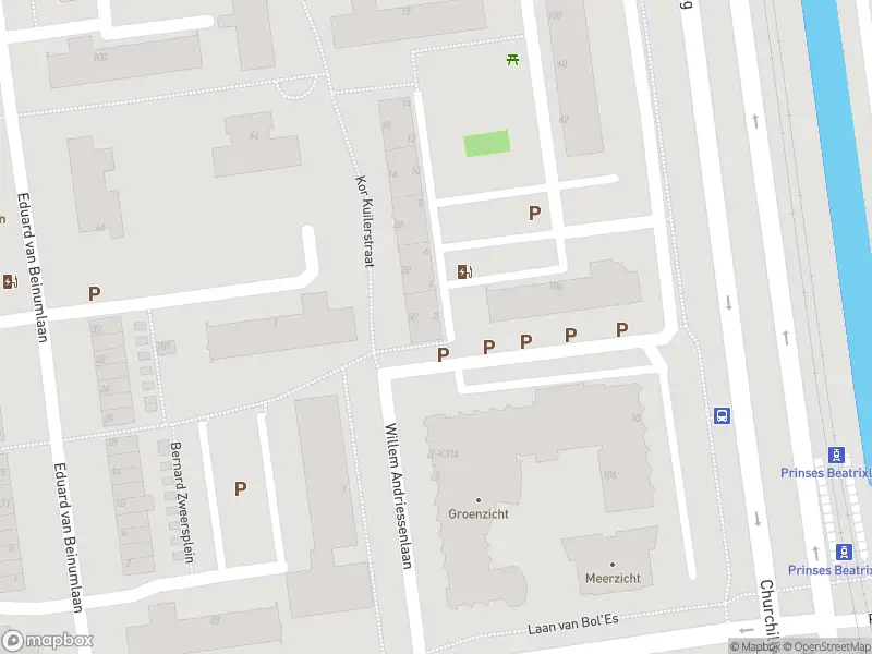 Ambulance met gepaste spoed naar de Albert van Raalteplein in Schiedam