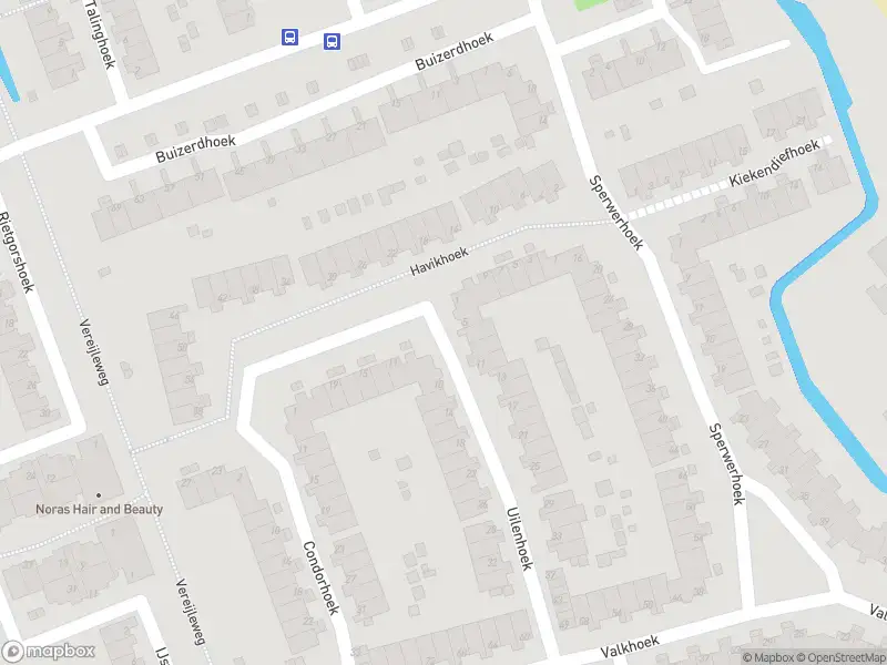 Ambulance met grote spoed naar de Uilenhoek in Spijkenisse