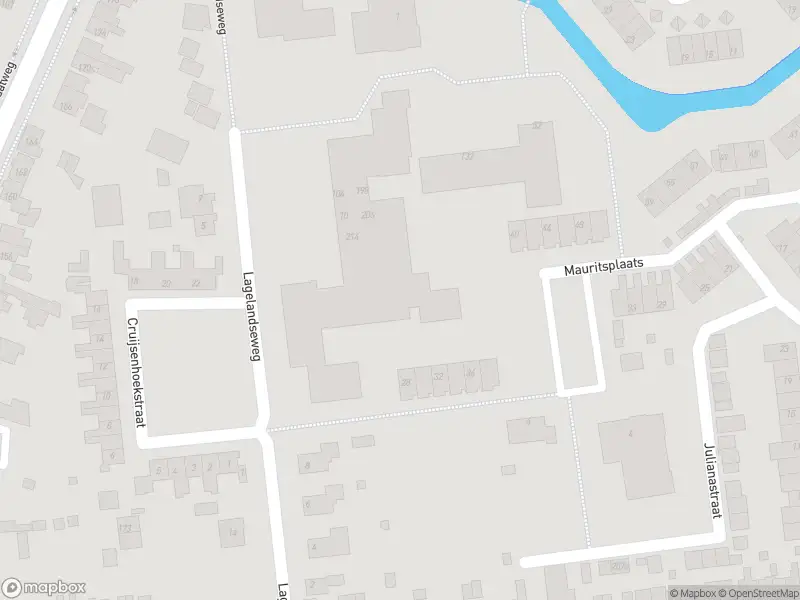 Ambulance met grote spoed naar de Christinaplaats in Hellevoetsluis