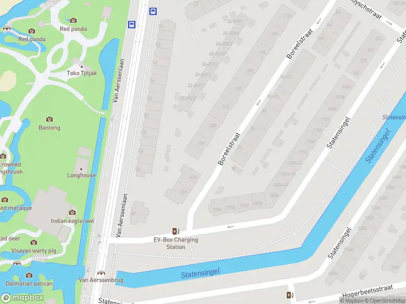 Ambulance met grote spoed naar de Boreelstraat in Rotterdam