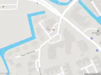 Ambulance met grote spoed naar de Paulus Pietersstraat in Edam