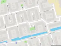 Ambulance met grote spoed naar de Reigerstraat in Delft