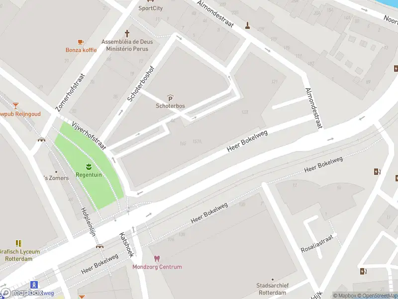 Ambulance met grote spoed naar de Heer Bokelweg in Rotterdam