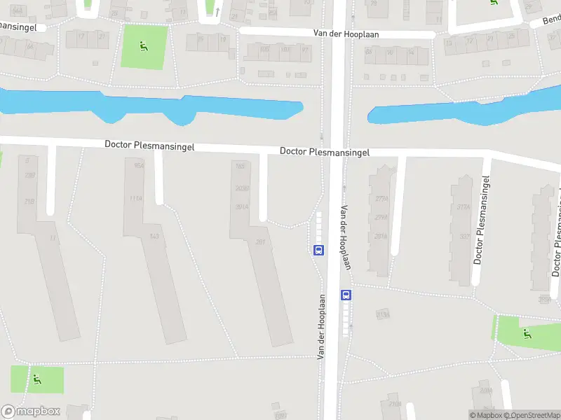 Ambulance met grote spoed naar de Van der Hooplaan in Amstelveen