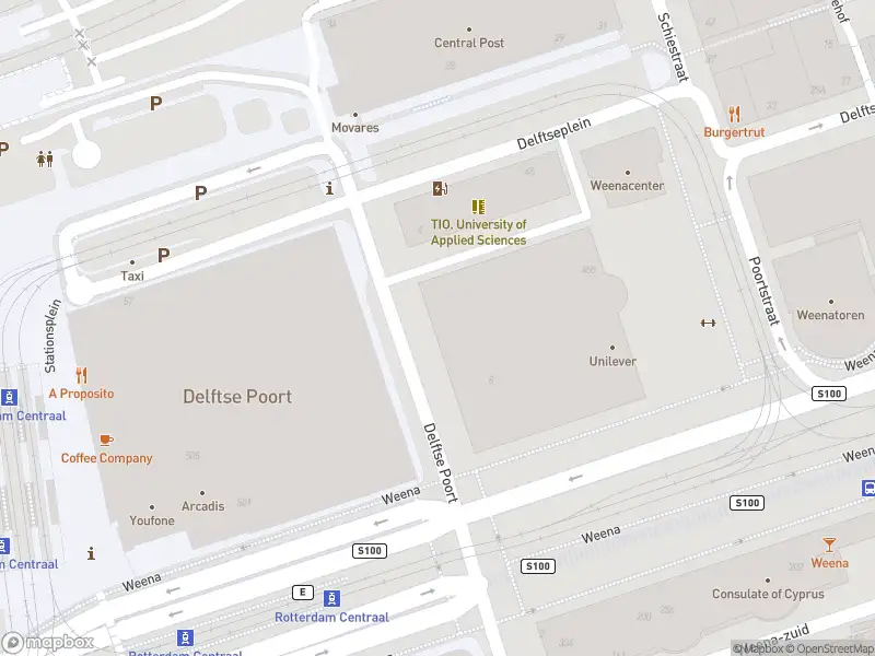 Ambulance met gepaste spoed naar de Delftse Poort in Rotterdam