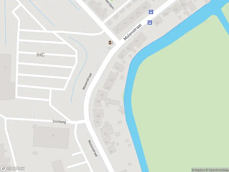 Ambulance met gepaste spoed naar de Molenstraat in Kinderdijk