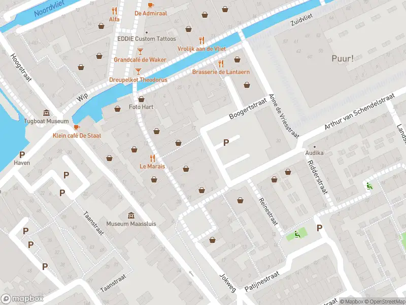 Ambulance met gepaste spoed naar de Boogertstraat in Maassluis