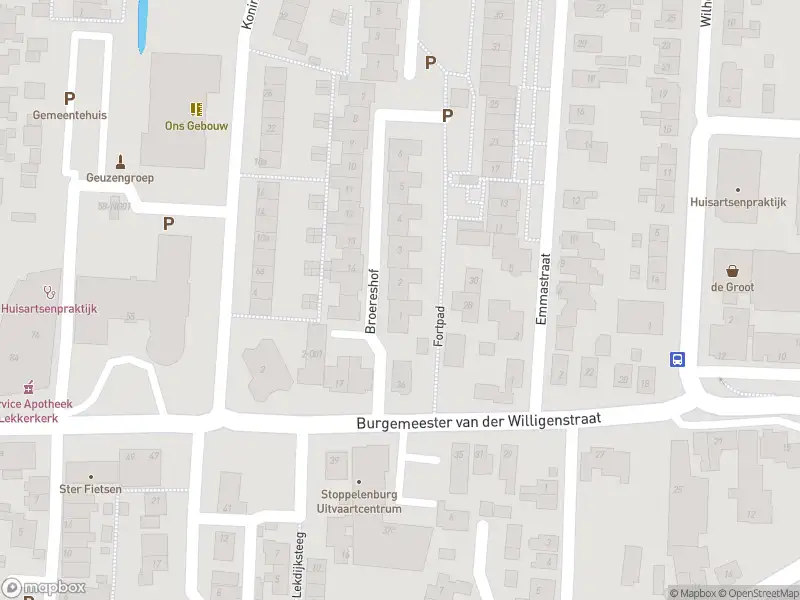 Ambulance met grote spoed naar de Broereshof in Lekkerkerk