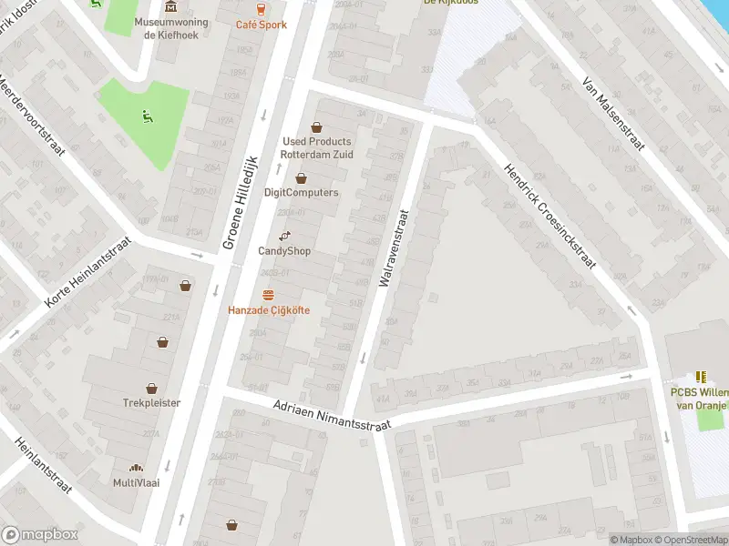 Ambulance met grote spoed naar de Walravenstraat in Rotterdam